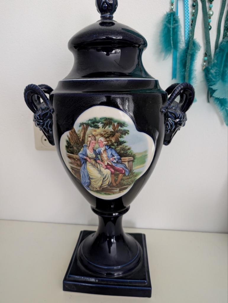 Spaanse Rocco vaas, Ophalen