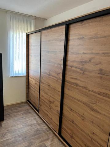 KLEDINGKAST MET TRANSPORT EN MONTAGE - afbeelding 2