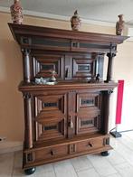 Antieke kast met veel details, Ophalen