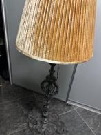 Zware gietijzeren lamp vintage met kap, Huis en Inrichting, Lampen | Tafellampen, Ophalen, Minder dan 50 cm