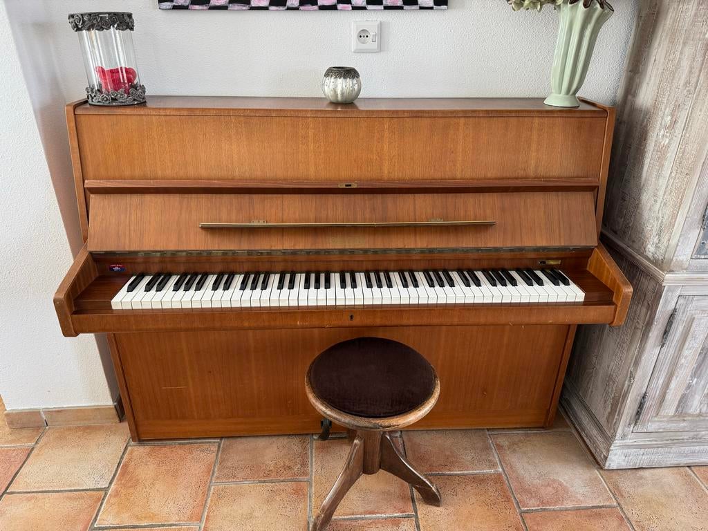 Geyer Piano - kleur teak Gratis af te halen, Ophalen, Gebruikt, Bruin, Piano