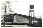 Drachten, 2 krt. Geref. Menorahkerk en  De Opdracht kerk, Verzamelen, Ansichtkaarten | Nederland, Verzenden, 1960 tot 1980, Gelopen