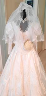 Bruidsjurk maat 36 met petticoat, sluier en tasje, Kleding | Dames, Trouwkleding en Trouwaccessoires, Ophalen, Zo goed als nieuw