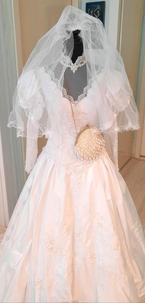 Bruidsjurk maat 36 met petticoat, sluier en tasje, Kleding | Dames, Trouwkleding en Trouwaccessoires, Zo goed als nieuw, Trouwjurk
