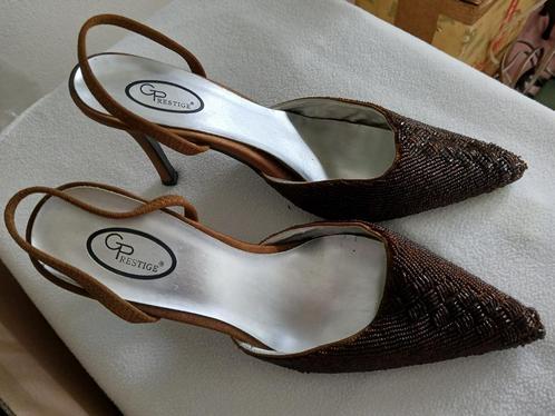 Naaldhakken mt 40 met hielbandje merk GPrestige, Kleding | Dames, Schoenen, Zo goed als nieuw, Schoenen met hoge hakken, Zwart