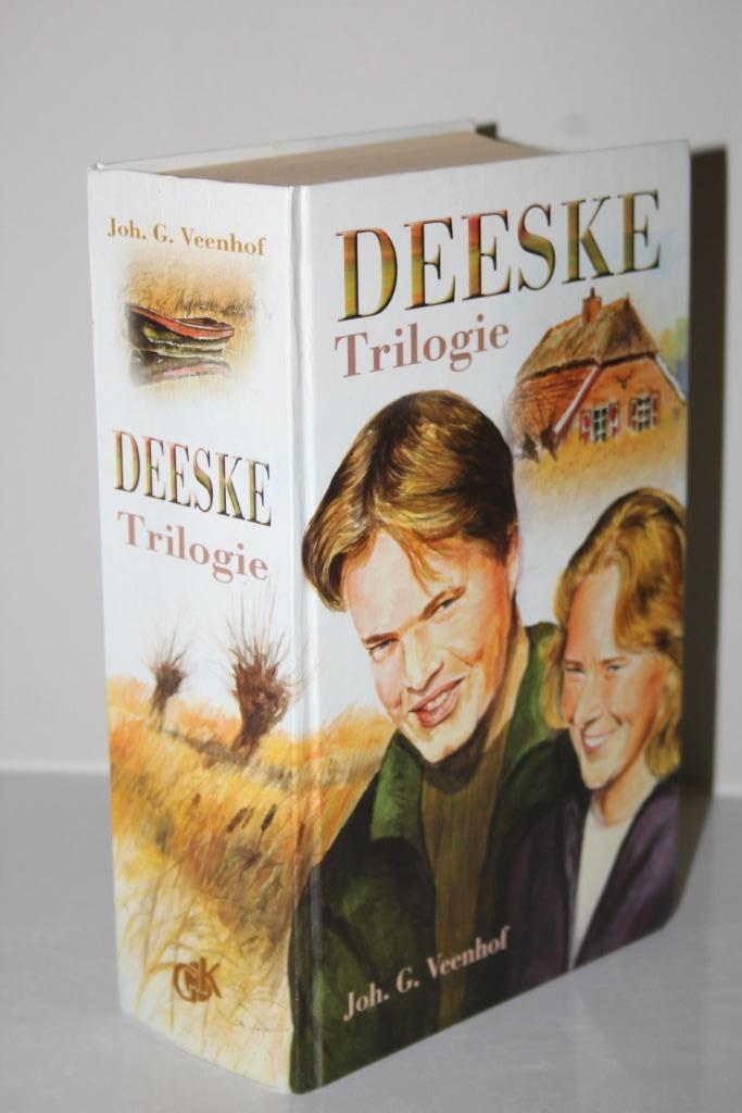 Johan G. Veenhof - Deeske Trilogie, Boeken, Streekboeken en Streekromans, Gelezen, Gelderland, Ophalen of Verzenden