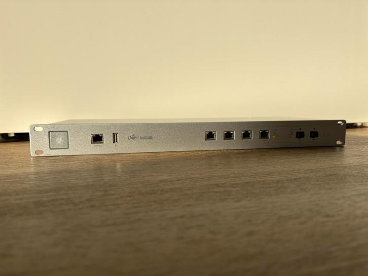 Ubiquiti Unifi USG Pro 4 // Router // Unifi Secure Gateway, Computers en Software, Routers en Modems, Gebruikt, Router, Ophalen of Verzenden