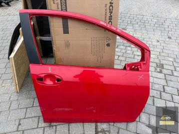 Toyota Yaris III rechter voordeur beschikbaar voor biedingen