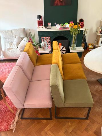 Eetkamerstoelen 6 stuks met goede/stevige stoffering beschikbaar voor biedingen