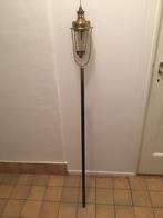 Processiekandelaar, Ophalen