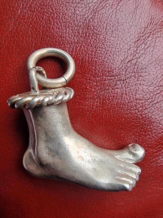 "VOET"Oostenrijks Design.SR Wien.Handgemaakt.Massief.67 gram, Sieraden, Tassen en Uiterlijk, Kettinghangers, Zo goed als nieuw
