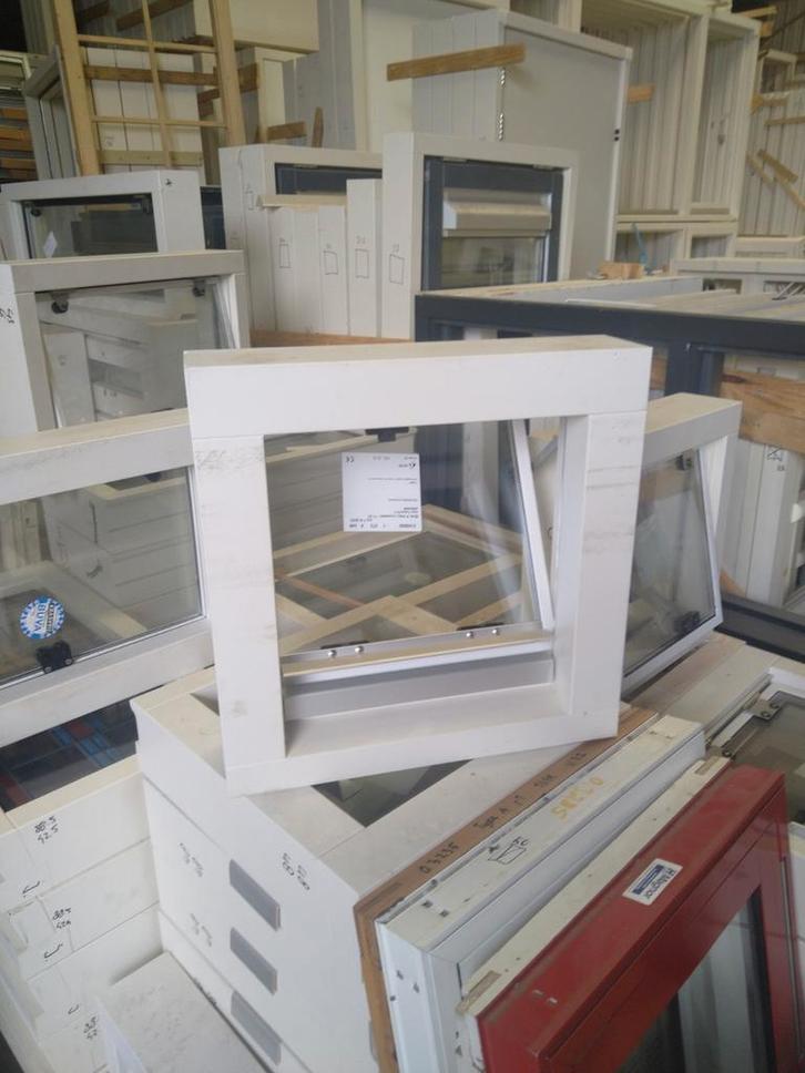 Wc raamkozijntje valraam, Doe-het-zelf en Verbouw, Glas en Ramen, Nieuw, Gevelraam of Ruit, Minder dan 80 cm, Dubbelglas, Ophalen