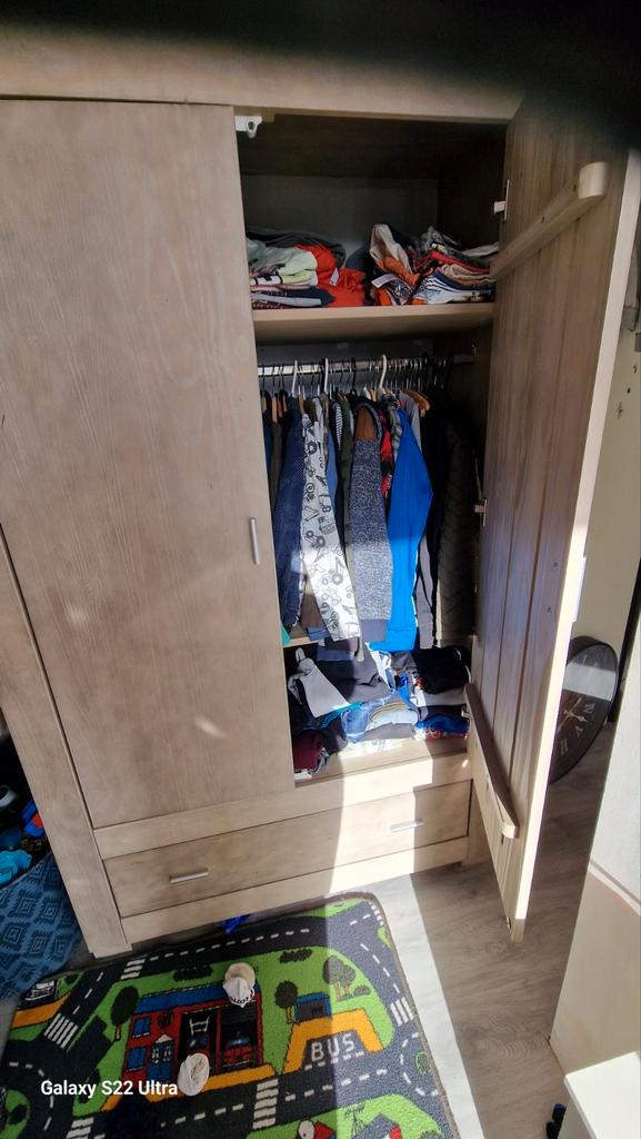 Babykamers complete kledingkast,matras,commode,ledikant en k, Kinderen en Baby's, Kinderkamer | Complete kinderkamers, Gebruikt