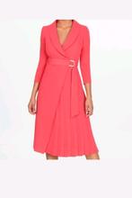 Gelegenheidsjurk koraalrood 42 Sonia Peña  NIEUW, Ophalen of Verzenden, Nieuw, Maat 42/44 (L), Onder de knie