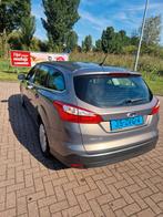 Ford Focus 1.6 Tdci 77KW Wagon 2013 Bruin, Auto's, Ford, Stof, 4 cilinders, Bruin, Origineel Nederlands