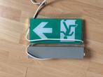 nooduitgang verlichting op net, Ophalen of Verzenden, Zo goed als nieuw, Minder dan 50 watt, Lamp met armatuur