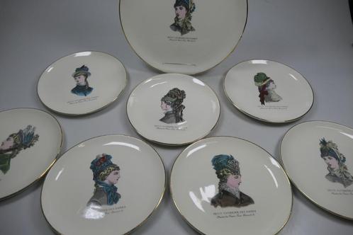 8 Prachtige antieke porseleinen borden met Frans mode decor., Antiek en Kunst, Antiek | Porselein, Ophalen of Verzenden