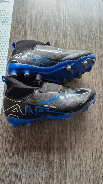 Nike voetbalschoenen maat 32 beschikbaar voor biedingen