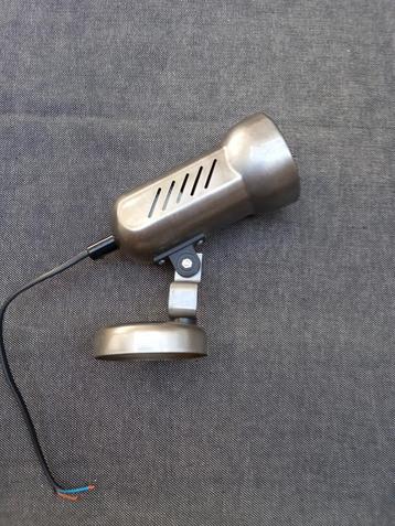 Vintage jaren '80 design wandspot van Klareco. beschikbaar voor biedingen