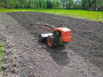 Grond,grasveld,compost frezen & hooiland,bermen maaien. In t beschikbaar voor biedingen