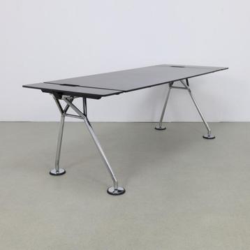 Design Bureau/Tafel “Nomos” Norman Foster Tecno, 1990s beschikbaar voor biedingen