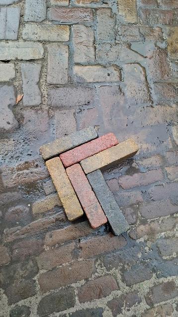 60m² betonnen waalformaat, bont genuanc., gebruikt beschikbaar voor biedingen