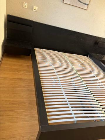 Ikea Malm bed 160x200 + lattenbodem + nachtkastjes - afbeelding 3