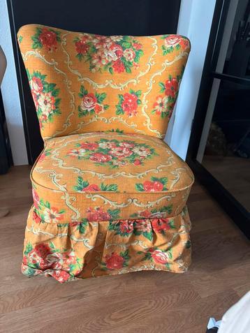 Vintage bloemenstoel - Leuke accentstoel beschikbaar voor biedingen