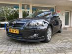 Toyota Avensis 1.8 VVTi Luna Business Audio navigatie/Cimate, Auto's, Voorwielaandrijving, 65 €/maand, Zwart, 4 cilinders