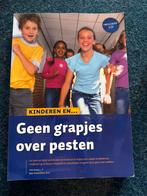 Geen grapjes over pesten - Naomi Drew M.A., Ophalen of Verzenden, Zo goed als nieuw