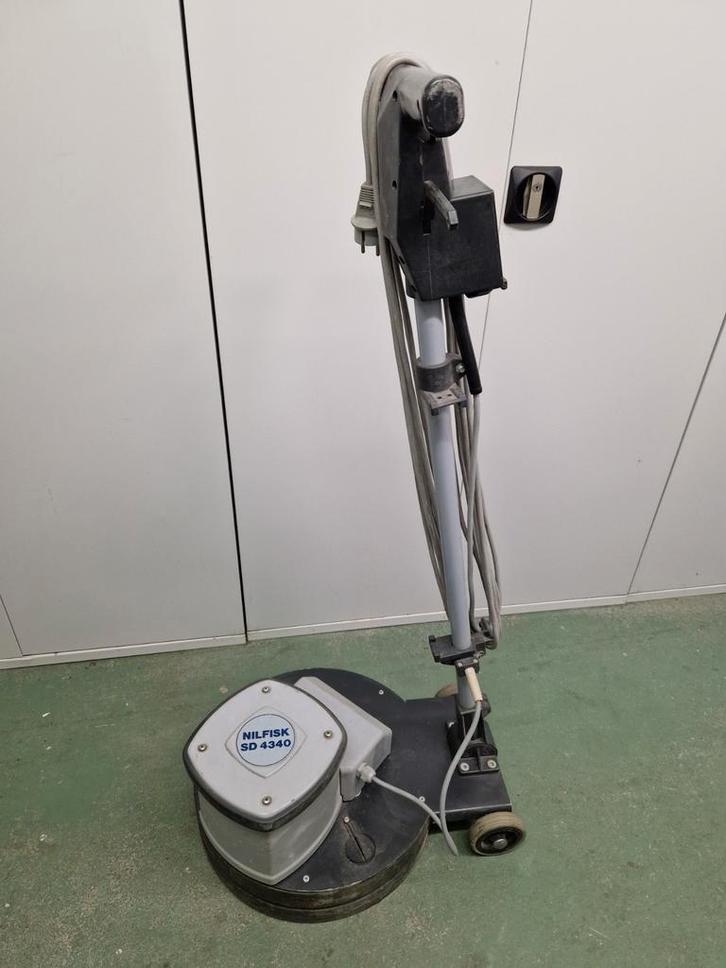 Nilfisk SD 4340 éénschijfsmachine / boenmachine + borstels, Doe-het-zelf en Verbouw, Reinigingsmachines, Gebruikt, Ophalen