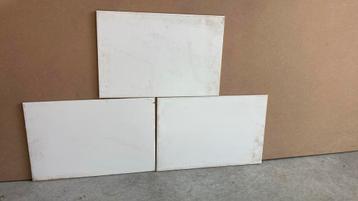 Tegels 30x45cm beschikbaar voor biedingen