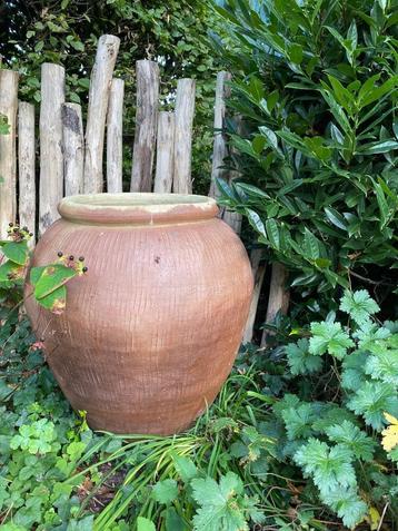 Aardewerk bloempot / pot hoogte 68cm beschikbaar voor biedingen