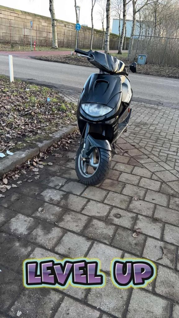 Aangepaste Aprilia Scooter - Gereviseerd Blok, Fietsen en Brommers, Scooters | Piaggio, Gebruikt, Ophalen of Verzenden