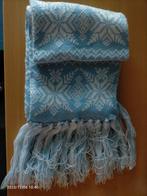 Warme sjaal wit/lichtblauw, Ophalen of Verzenden, Zo goed als nieuw, Maat 46/48 (XL) of groter, Sjaal