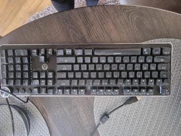 Qware boston gaming keyboard beschikbaar voor biedingen