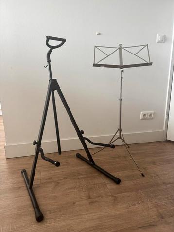 Cello Standaard & Lessenaar beschikbaar voor biedingen