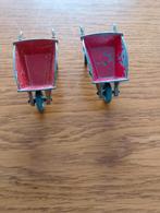 Twee vintage Dinky toys kruiwagens no 105 B, Ophalen, Gebruikt, Auto, Dinky Toys