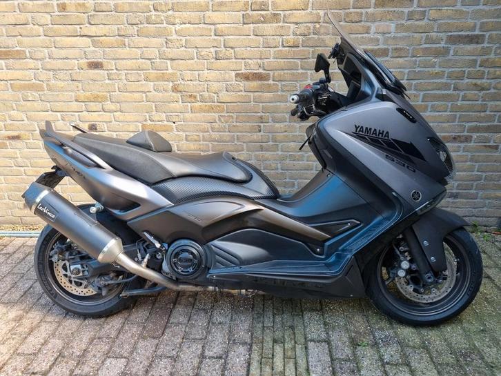 Yamaha TMAX 530 met Leovince uitlaat, Motoren, Motoren | Yamaha, Particulier, Scooter, meer dan 35 kW, 2 cilinders, Minimaal motorrijbewijs A1