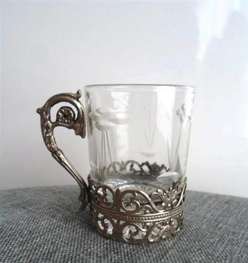 Theeglaasje in filigrainhouder. Zware uitvoering. beschikbaar voor biedingen