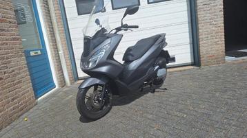 Nette honda PCX 150 / 4 takt / 2017 / 2e eigenaar / 9625 km! beschikbaar voor biedingen