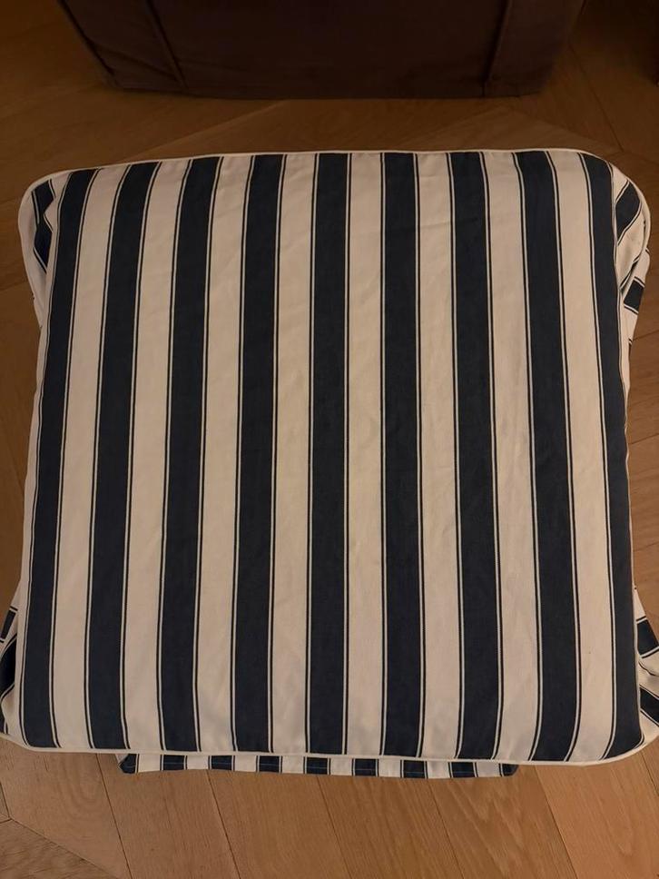 Blauw witte hoes Ektorp Bromma, Huis en Inrichting, Banken | Voetenbanken en Poefen, Zo goed als nieuw, Rechthoekig, Ophalen of Verzenden