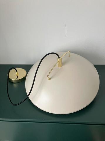 Design hanglamp Brunswick – warmgrijs & goudkleurig beschikbaar voor biedingen