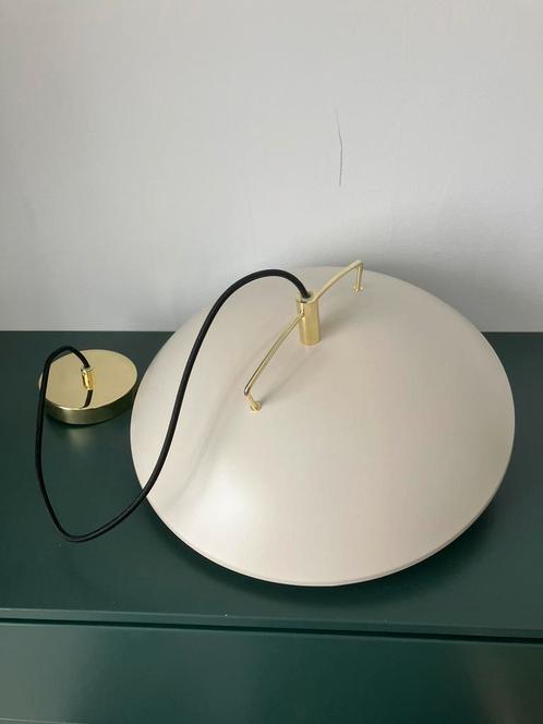 Design hanglamp Brunswick – warmgrijs & goudkleurig, Huis en Inrichting, Lampen | Plafondlampen, Zo goed als nieuw, Metaal, Ophalen of Verzenden