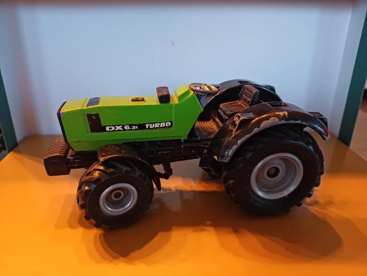 1 nieuwe modelautos, Hobby en Vrije tijd, Modelauto's | Overige schalen, Gebruikt, Auto, Ophalen of Verzenden