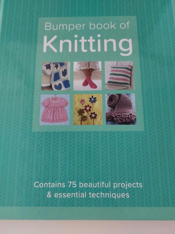 Bumper Book of Knitting - Engelstalig breiboek, Hobby en Vrije tijd, Breien en Haken, Zo goed als nieuw, Breien, Patroon of Boek