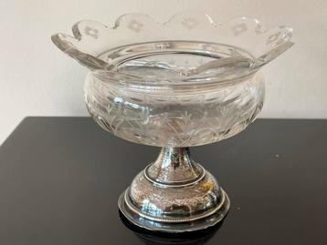 Antiek kristallen bonbonschaaltje beschikbaar voor biedingen