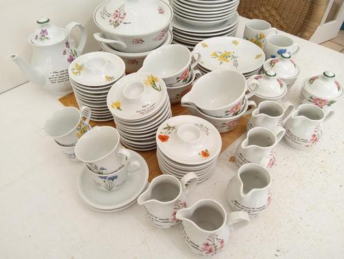 Libelle Wilde Bloemen - Schalen - Borden - Theepot etc., Antiek en Kunst, Antiek | Servies los, Ophalen of Verzenden