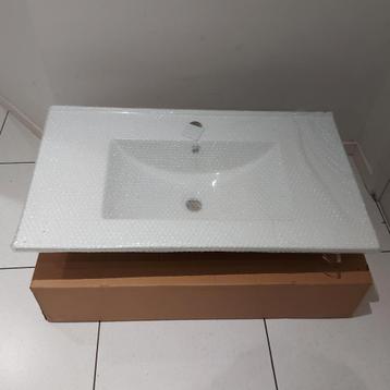 NIEUW - Porseleinen Wastafel Wit met Kraangat nog in doos beschikbaar voor biedingen