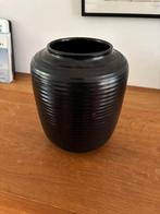 Adco zwarte vaas, Huis en Inrichting, Ophalen of Verzenden, Zo goed als nieuw, Zwart, Minder dan 50 cm